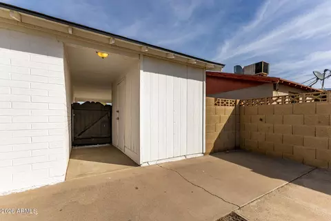 Exterior - 7265 W Camelback Rd, Phoenix, AZ 85033 photo 6 of 10