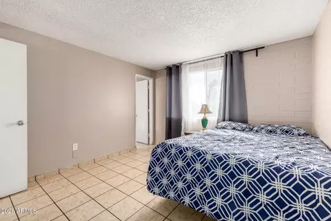 Bedroom - 7265 W Camelback Rd, Phoenix, AZ 85033 photo 2 of 5