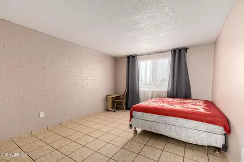 Bedroom - 7265 W Camelback Rd, Phoenix, AZ 85033 photo 4 of 5