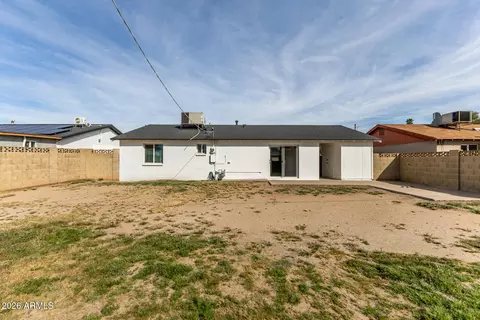 Exterior - 7265 W Camelback Rd, Phoenix, AZ 85033 photo 9 of 10