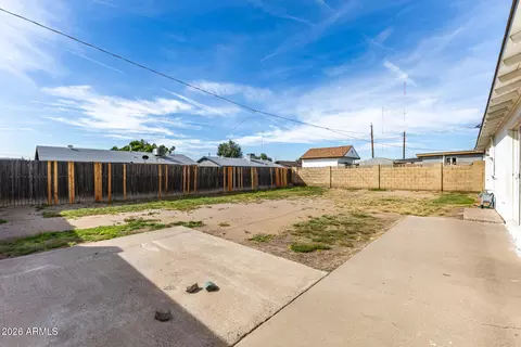 Exterior - 7265 W Camelback Rd, Phoenix, AZ 85033 photo 7 of 10