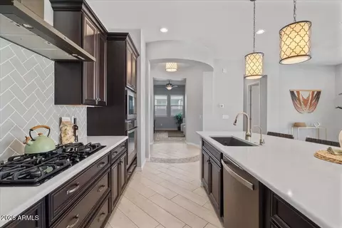 Kitchen - 4288 E Skousen St, Gilbert, AZ 85295 photo 5 of 6