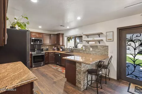 Kitchen - 2005 S 81st Dr, Phoenix, AZ 85043 photo 3 of 6