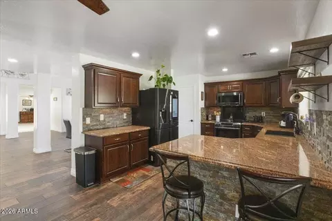 Kitchen - 2005 S 81st Dr, Phoenix, AZ 85043 photo 2 of 6