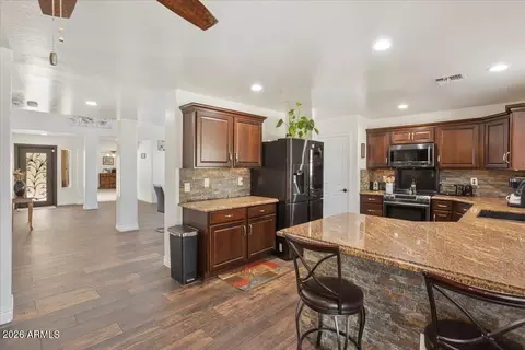 Kitchen - 2005 S 81st Dr, Phoenix, AZ 85043 photo 4 of 6