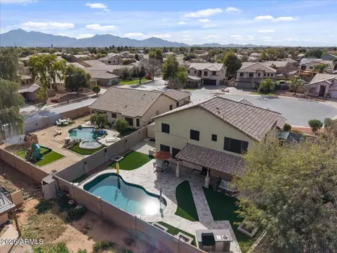 View/Area - 2005 S 81st Dr, Phoenix, AZ 85043 photo 3 of 4
