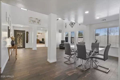 Entry Way - 2005 S 81st Dr, Phoenix, AZ 85043 photo 2 of 6