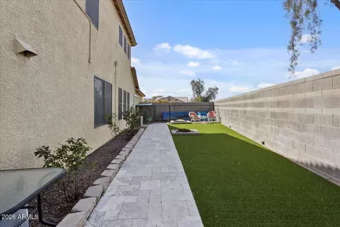 Exterior - 2005 S 81st Dr, Phoenix, AZ 85043 photo 2 of 12