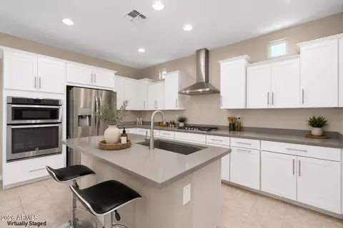 Kitchen - 4041 E Amber Ln, Gilbert, AZ 85296 photo 6 of 6