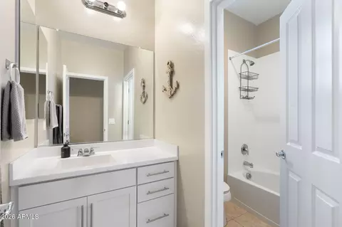 Bath - 4041 E Amber Ln, Gilbert, AZ 85296 photo 1 of 3