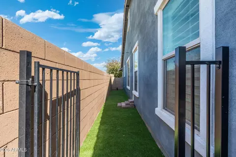 Exterior - 4041 E Amber Ln, Gilbert, AZ 85296 photo 4 of 11