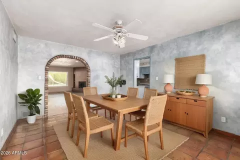 Dining - 8115 N 11th Ave, Phoenix, AZ 85021 photo 1 of 1