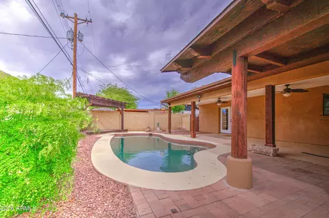 Exterior - 3840 N 48th Dr, Phoenix, AZ 85031 photo 7 of 8