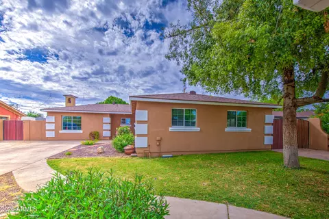 Exterior - 3840 N 48th Dr, Phoenix, AZ 85031 photo 2 of 8