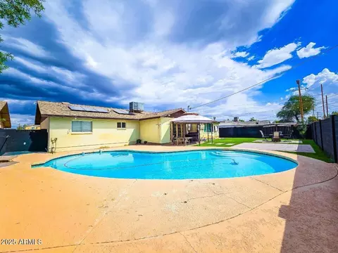 3701 W Echo Ln, Phoenix, AZ 85051