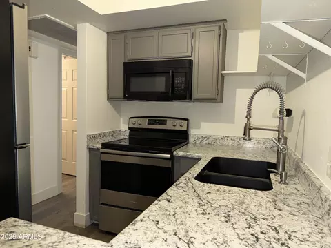 Kitchen - 17 E Ruth Ave #305, Phoenix, AZ 85020 photo 2 of 2