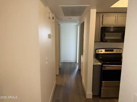 Entry Way - 17 E Ruth Ave #305, Phoenix, AZ 85020 photo 1 of 1