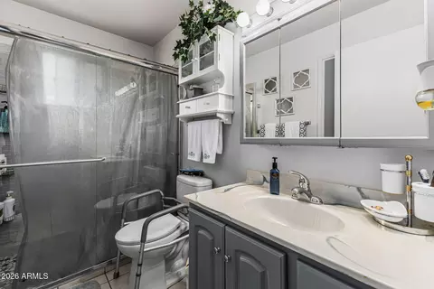 Bath - 5315 E Cicero St, Mesa, AZ 85205 photo 1 of 1