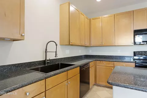 Kitchen - 3544 E Bartlett Dr, Gilbert, AZ 85234 photo 5 of 6
