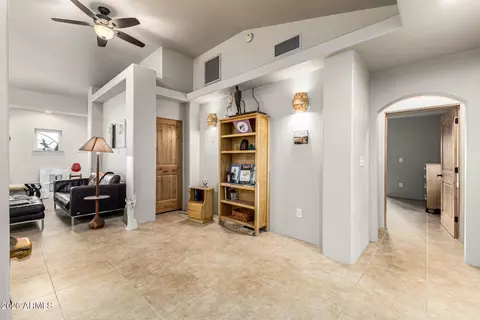 Entry Way - 140 N Kellner Ave, Superior, AZ 85173 photo 4 of 7