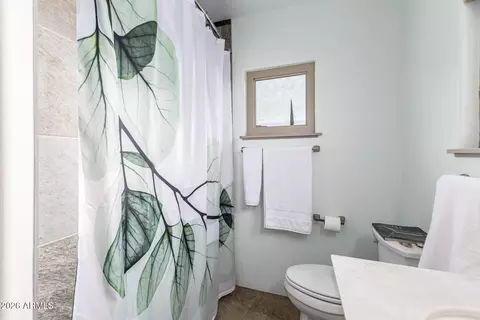 Bath - 140 N Kellner Ave, Superior, AZ 85173 photo 3 of 4