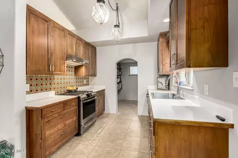 Kitchen - 140 N Kellner Ave, Superior, AZ 85173 photo 2 of 3