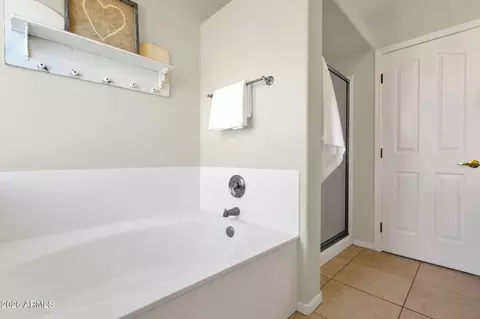 Bath - 2639 E Verbena Dr, Phoenix, AZ 85048 photo 6 of 8