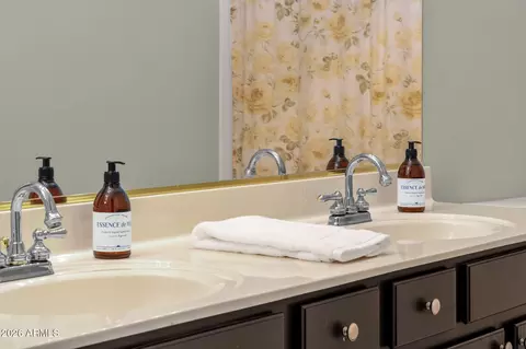 Bath - 2639 E Verbena Dr, Phoenix, AZ 85048 photo 7 of 8