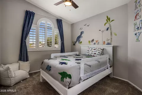 Bedroom - 4621 E Swilling Rd, Phoenix, AZ 85050 photo 2 of 4