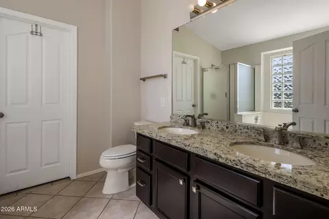 Bath - 4621 E Swilling Rd, Phoenix, AZ 85050 photo 3 of 4