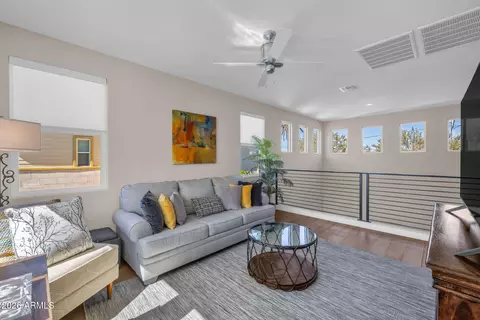 Living - 1555 E Ocotillo Rd #21, Phoenix, AZ 85014 photo 3 of 3