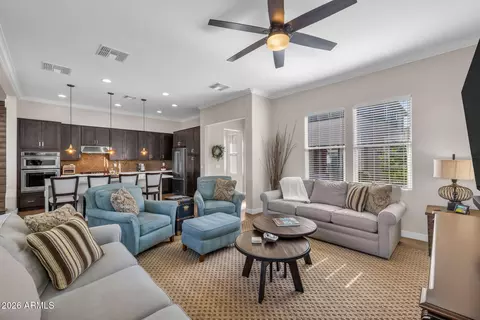 Living - 1555 E Ocotillo Rd #21, Phoenix, AZ 85014 photo 1 of 3