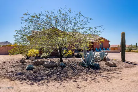 Exterior - 5107 E 14th Ave, Apache Junction, AZ 85119 photo 4 of 15