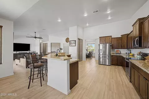 Kitchen - 5107 E 14th Ave, Apache Junction, AZ 85119 photo 3 of 4