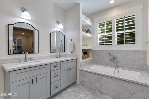 Bath - 3247 E Sells Dr, Phoenix, AZ 85018 photo 1 of 4