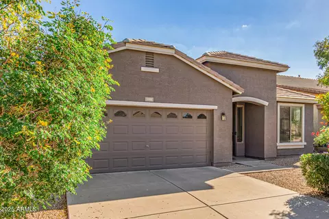 1193 W Desert Hollow Dr, San Tan Valley, AZ 85143