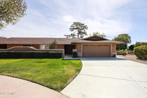 19049 N Lakeforest Dr, Sun City, AZ 85373