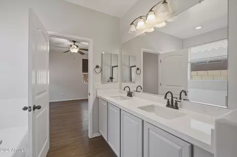 Bath - 2116 E Kings Ave, Phoenix, AZ 85022 photo 1 of 3