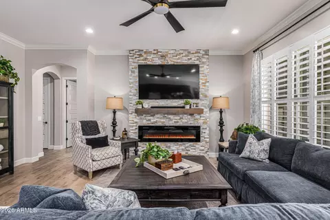 Living - 10745 Evergreen St, Mesa, AZ 85207 photo 3 of 3