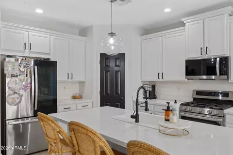 Kitchen - 3458 E Robin Ln, Gilbert, AZ 85296 photo 2 of 4