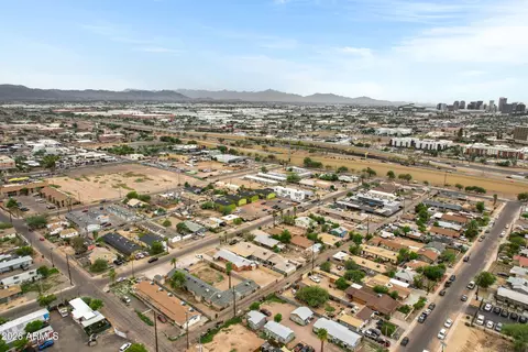 View/Area - 2238 E Taylor St, Phoenix, AZ 85006 photo 8 of 11