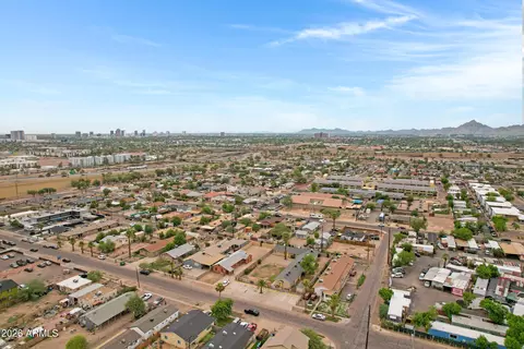 View/Area - 2238 E Taylor St, Phoenix, AZ 85006 photo 3 of 11