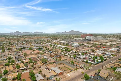 View/Area - 2238 E Taylor St, Phoenix, AZ 85006 photo 4 of 11