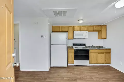 Kitchen - 2238 E Taylor St, Phoenix, AZ 85006 photo 4 of 6