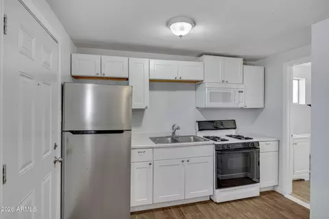 Kitchen - 2238 E Taylor St, Phoenix, AZ 85006 photo 2 of 6