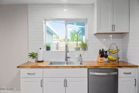 Kitchen - 8114 E 4th Ave, Mesa, AZ 85208 photo 5 of 5