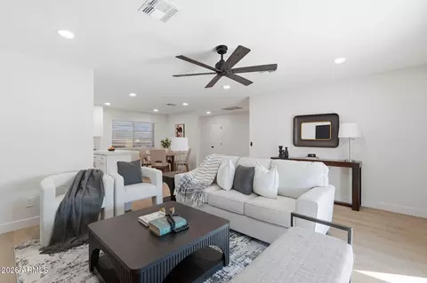 Living - 1336 S Cactus Rd, Apache Junction, AZ 85119 photo 1 of 2