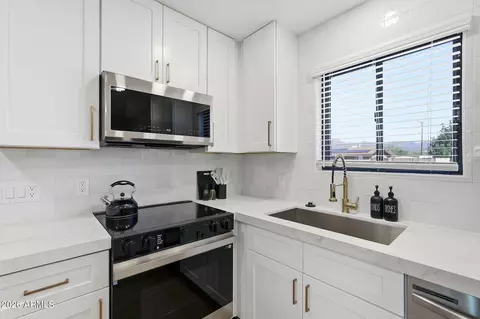 Kitchen - 1336 S Cactus Rd, Apache Junction, AZ 85119 photo 3 of 5