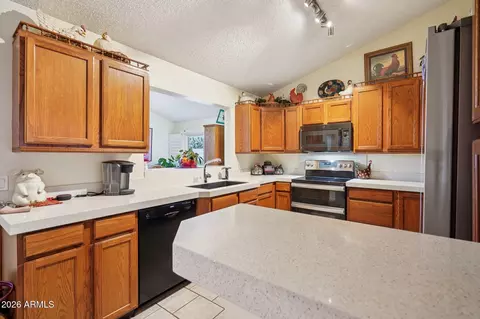 Kitchen - 4471 E Kachina Trl, Phoenix, AZ 85044 photo 1 of 3