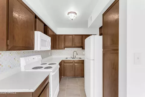 2221 W Farmdale Ave #17, Mesa, AZ 85202